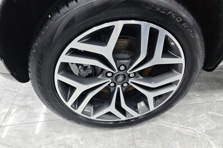 Used Land Rover Range Evoque 2023 Aurora L 249 PS Luxury Edition Exterior 8