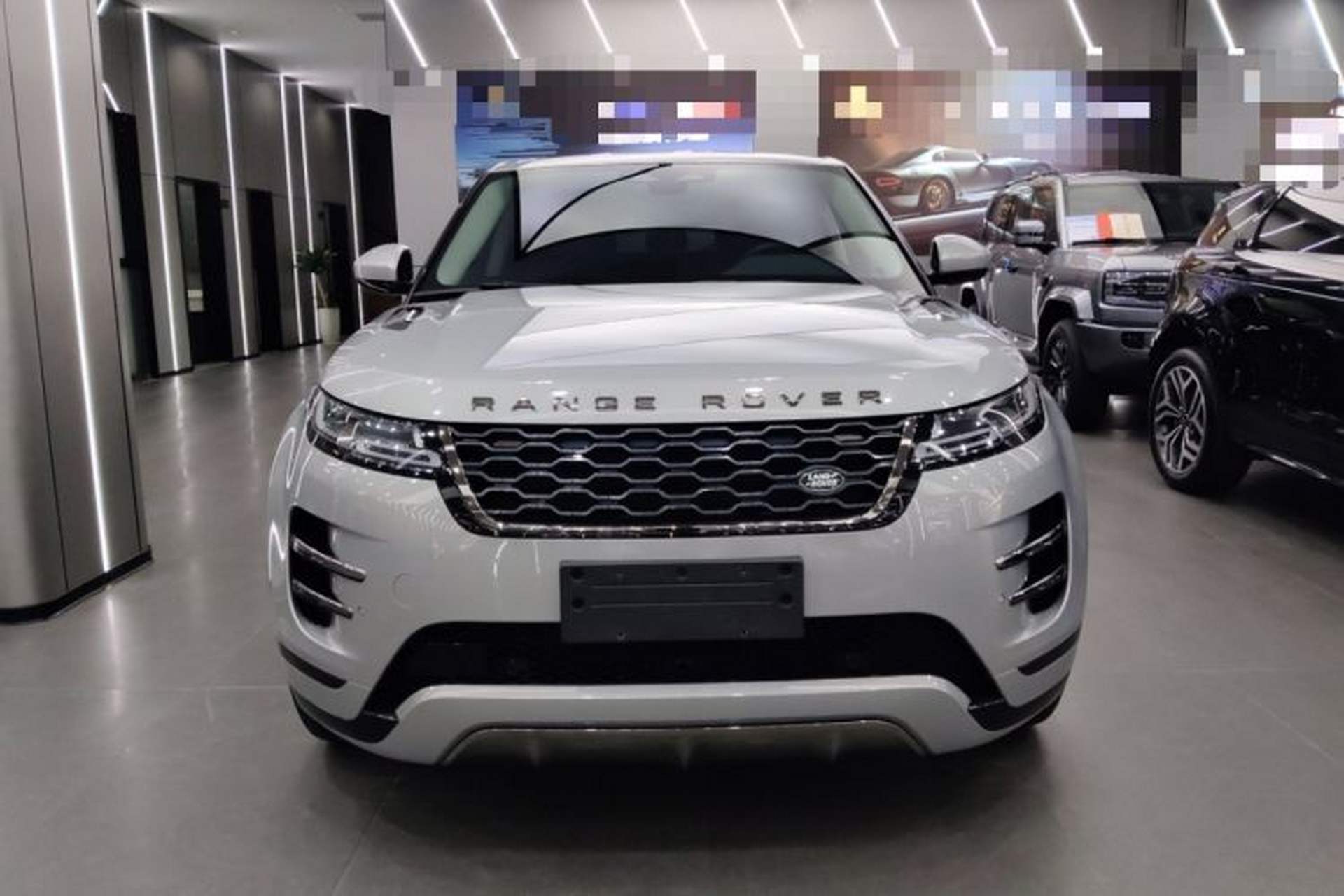 Used Land Rover Range Evoque 2023 Aurora L 249 PS Luxury Edition Front