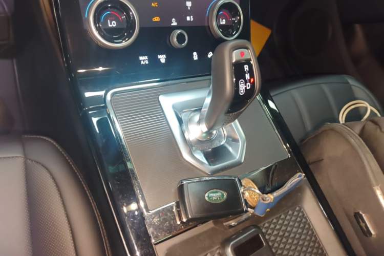 Used Land Rover Range Evoque 2023 Aurora L 249 PS Collins Antique Bronze Special Edition Gear Lever