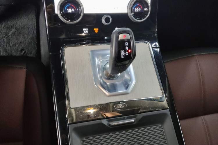 Used Land Rover Range Evoque 2023 Aurora L 249 PS Luxury Edition Gear Lever