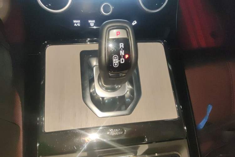 Used Land Rover Range Evoque 2023 Aurora L 249 PS Luxury Edition Gear Lever