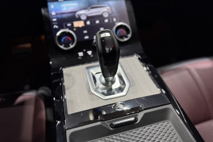 Used Land Rover Range Evoque 2023 Aurora L 249 PS Luxury Edition Gear Lever