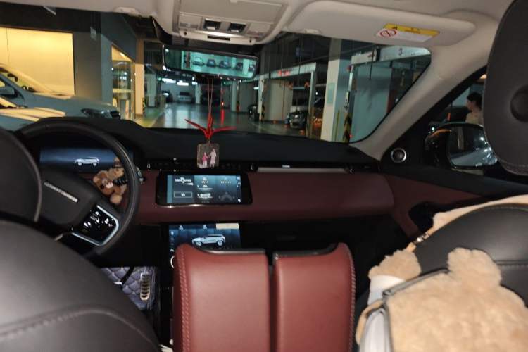 Used Land Rover Range Evoque 2023 Aurora L 249 PS Luxury Edition Headliner