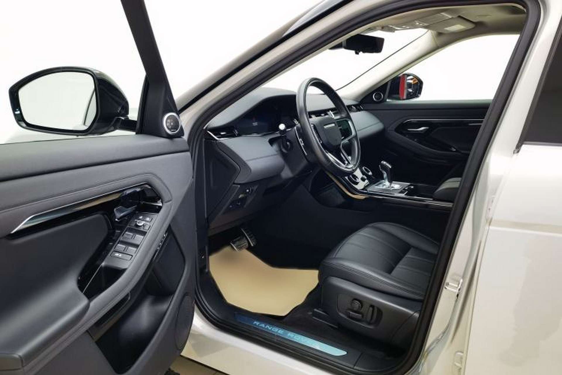 Used Land Rover Range Evoque 2023 Aurora L 249 PS Collins Antique Bronze Special Edition Interior 1