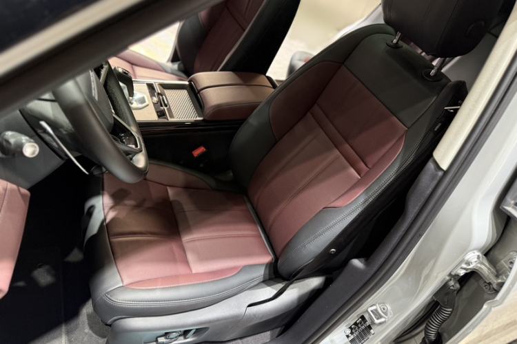 Used Land Rover Range Evoque 2023 Aurora L 249 PS Luxury Edition Interior 1