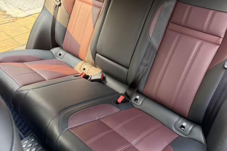 Used Land Rover Range Evoque 2023 Aurora L 249 PS Luxury Edition Interior 2