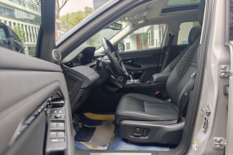 Used Land Rover Range Evoque 2023 Aurora L 249 PS Collins Antique Bronze Special Edition Interior 4