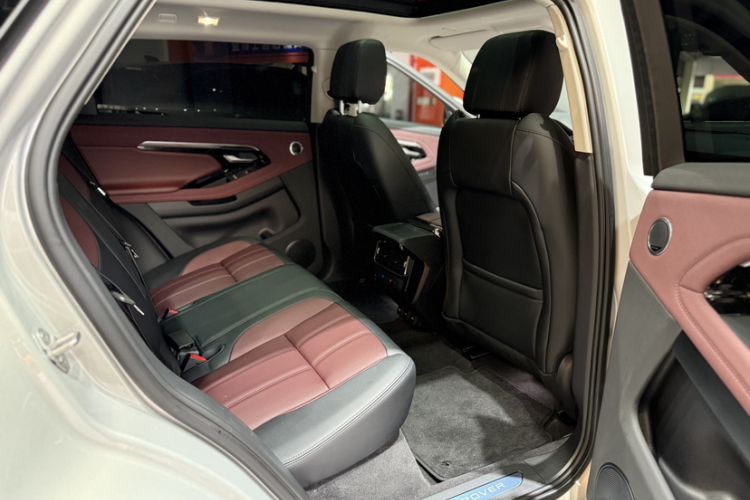 Used Land Rover Range Evoque 2023 Aurora L 249 PS Luxury Edition Interior 6