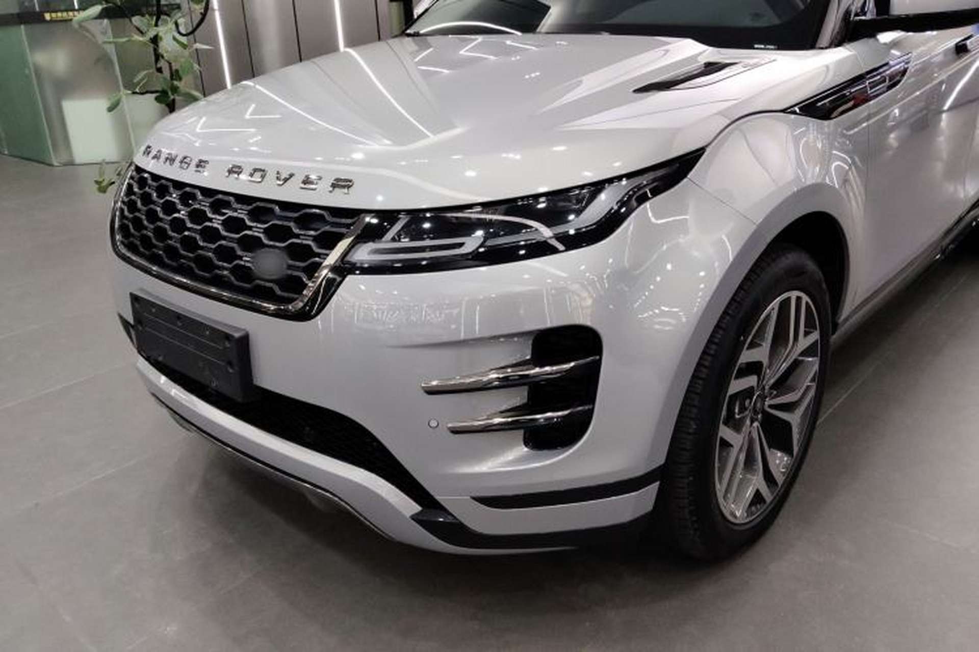 Used Land Rover Range Evoque 2023 Aurora L 249 PS Luxury Edition Left Front Headlight