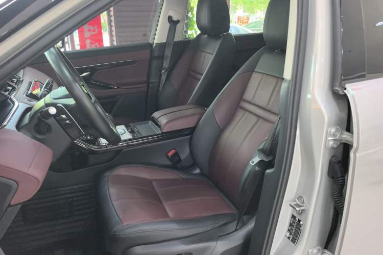 Used Land Rover Range Evoque 2023 Aurora L 249 PS Luxury Edition Left Front Seat