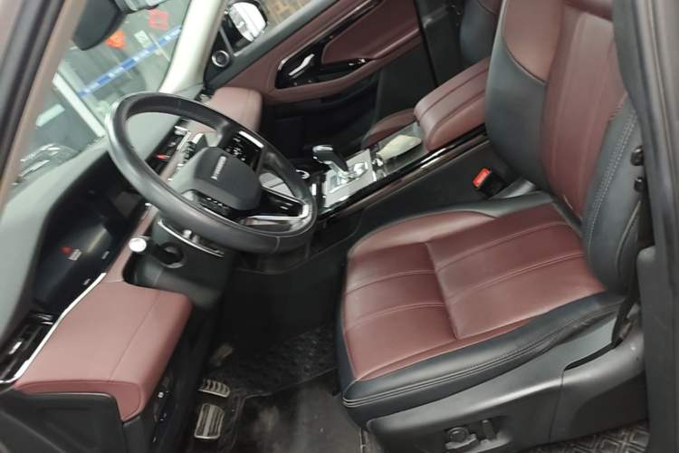 Used Land Rover Range Evoque 2023 Aurora L 249 PS Luxury Edition Left Front Seat