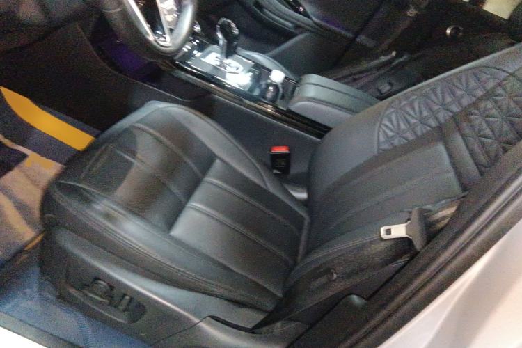 Used Land Rover Range Evoque 2023 Aurora L 249 PS Collins Antique Bronze Special Edition Left Front Seat