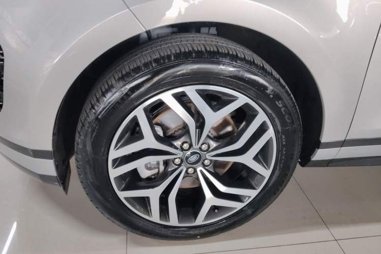 Used Land Rover Range Evoque 2023 Aurora L 249 PS Luxury Edition Left Front Wheel Hub