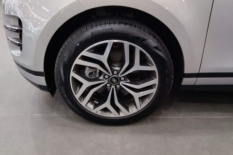 Used Land Rover Range Evoque 2023 Aurora L 249 PS Luxury Edition Left Front Wheel Hub