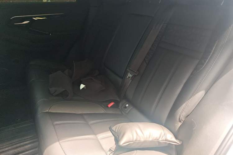 Used Land Rover Range Evoque 2023 Aurora L 249 PS Collins Antique Bronze Special Edition Left Rear Seat