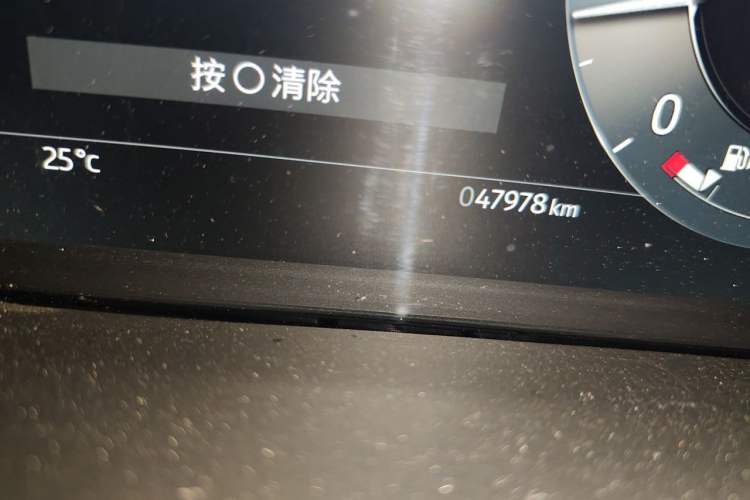 Used Land Rover Range Evoque 2023 Aurora L 249 PS Luxury Edition Odometer Close Up