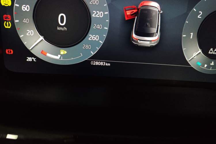 Used Land Rover Range Evoque 2023 Aurora L 249 PS Luxury Edition Odometer Close Up