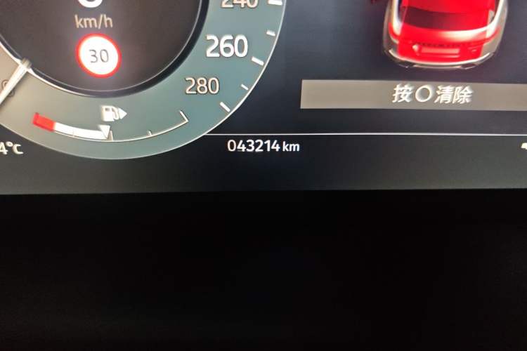 Used Land Rover Range Evoque 2023 Aurora L 249 PS Collins Antique Bronze Special Edition Odometer Close Up