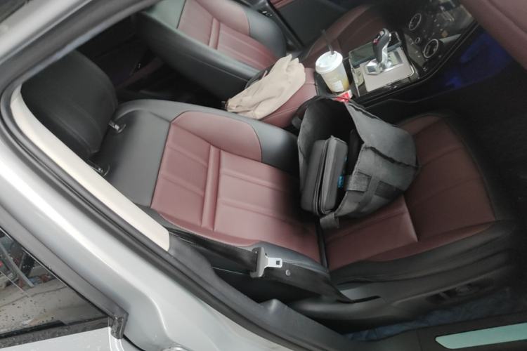 Used Land Rover Range Evoque 2023 Aurora L 249 PS Luxury Edition Right Front Seat