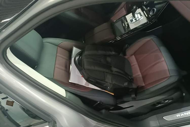 Used Land Rover Range Evoque 2023 Aurora L 249 PS Luxury Edition Right Front Seat