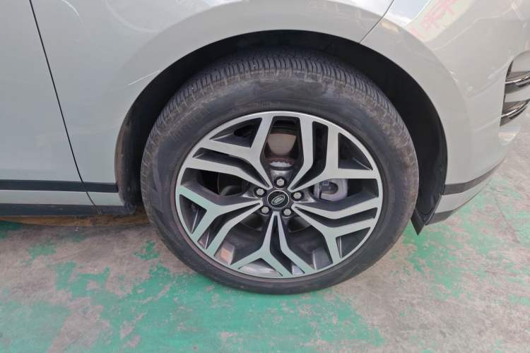 Used Land Rover Range Evoque 2023 Aurora L 249 PS Luxury Edition Right Front Wheel Hub
