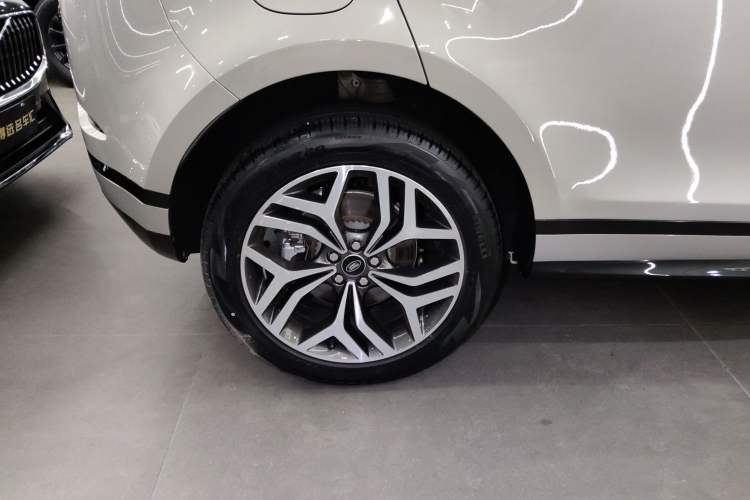 Used Land Rover Range Evoque 2023 Aurora L 249 PS Luxury Edition Right Rear Wheel Hub