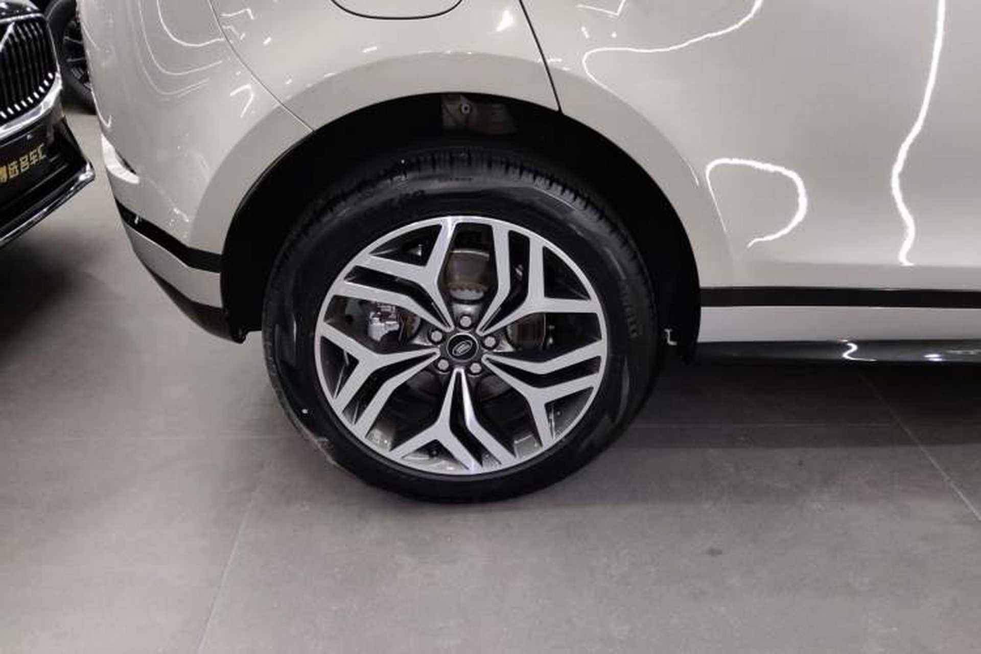 Used Land Rover Range Evoque 2023 Aurora L 249 PS Luxury Edition Right Rear Wheel Hub