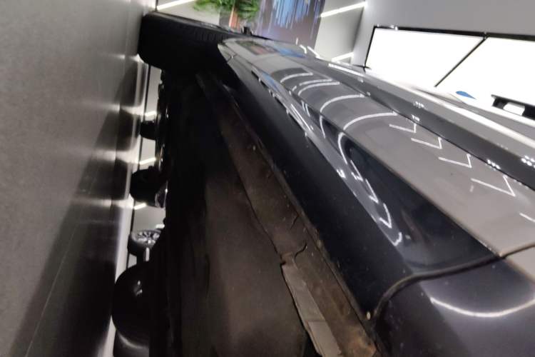 Used Land Rover Range Evoque 2023 Aurora L 249 PS Luxury Edition Right Side Sill