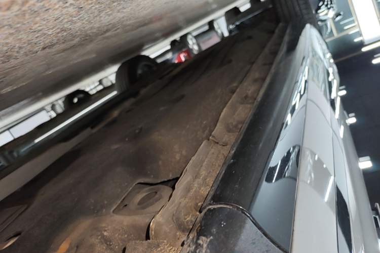 Used Land Rover Range Evoque 2023 Aurora L 249 PS Luxury Edition Right Side Sill