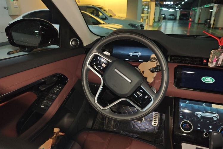 Used Land Rover Range Evoque 2023 Aurora L 249 PS Luxury Edition Steering Wheel