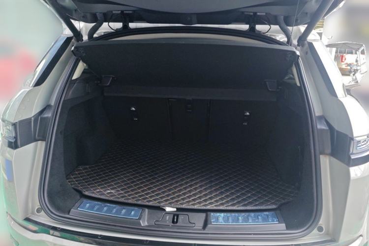 Used Land Rover Range Evoque 2023 Aurora L 249 PS Luxury Edition Trunk