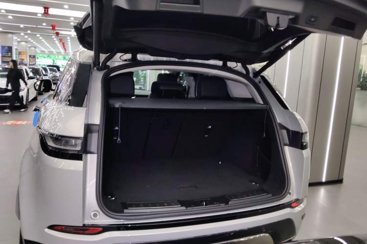 Used Land Rover Range Evoque 2023 Aurora L 249 PS Luxury Edition Trunk