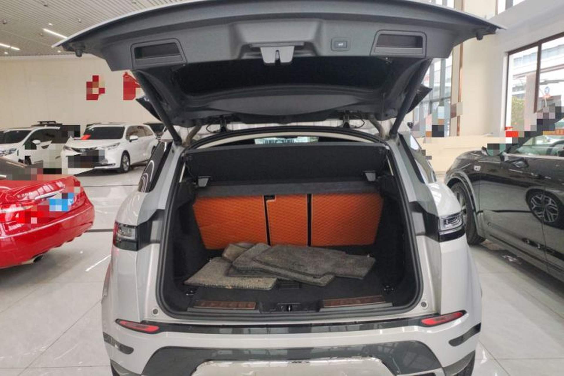 Used Land Rover Range Evoque 2023 Aurora L 249 PS Luxury Edition Trunk