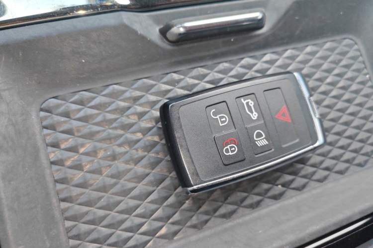 Used Land Rover Range Evoque 2023 Aurora L 249 PS Luxury Edition Vehicle Key