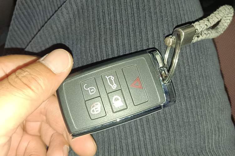 Used Land Rover Range Evoque 2023 Aurora L 249 PS Luxury Edition Vehicle Key