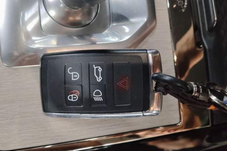 Used Land Rover Range Evoque 2023 Aurora L 249 PS Luxury Edition Vehicle Key