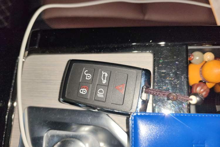 Used Land Rover Range Evoque 2023 Aurora L 249 PS Luxury Edition Vehicle Key