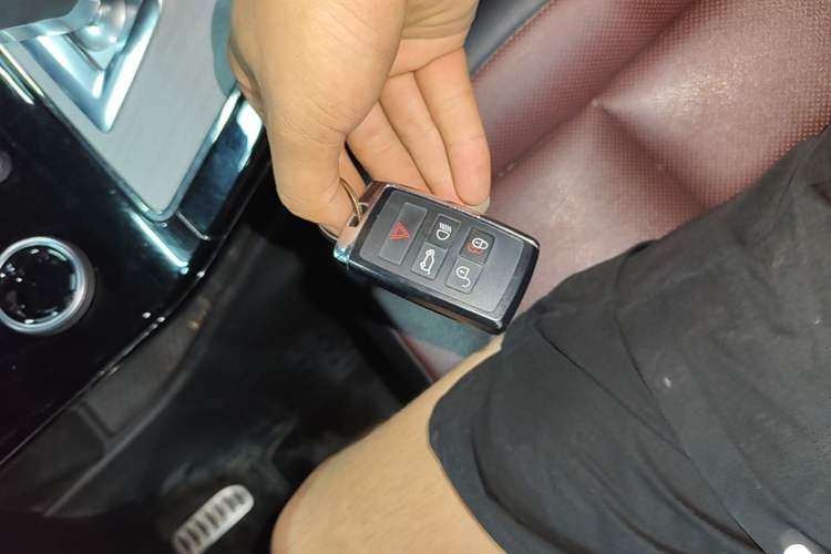 Used Land Rover Range Evoque 2023 Aurora L 249 PS Luxury Edition Vehicle Key