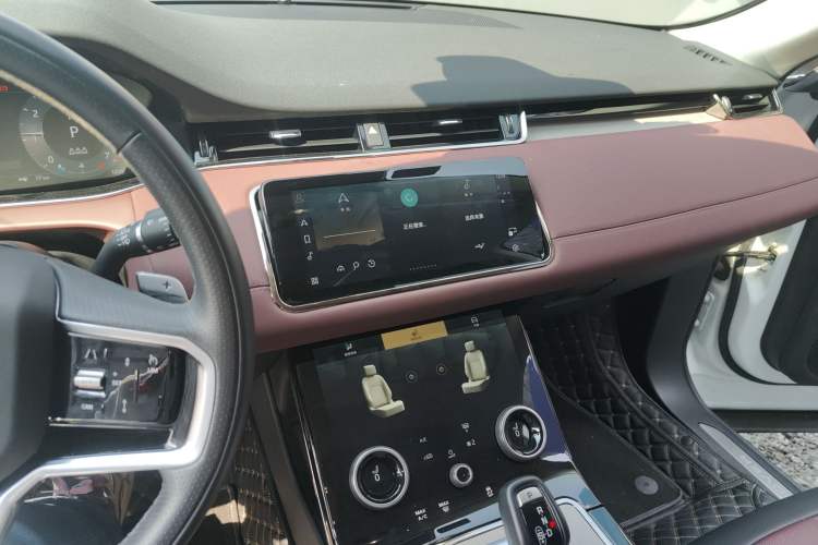 Used Land Rover Range Evoque 2023 Aurora L 249 PS Luxury Edition Audio And AC Panel