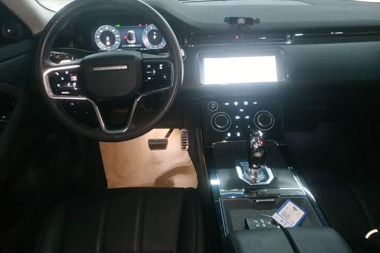 Used Land Rover Range Evoque 2023 Aurora L 200PS Elite Edition Audio And AC Panel