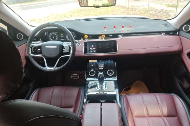Used Land Rover Range Evoque 2023 Aurora L 249 PS Luxury Edition Center Console