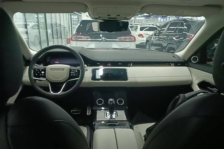 Used Land Rover Range Evoque 2023 Aurora L 249 PS Luxury Edition Center Console