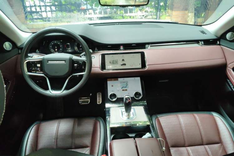 Used Land Rover Range Evoque 2023 Aurora L 249 PS Luxury Edition Center Console