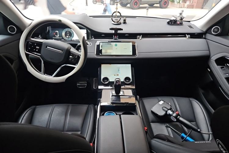 Used Land Rover Range Evoque 2023 Aurora L 249 PS Luxury Edition Center Console