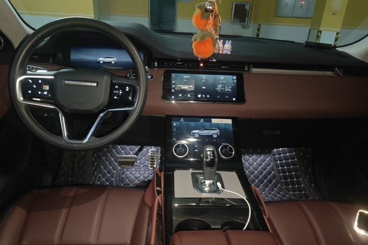 Used Land Rover Range Evoque 2023 Aurora L 249 PS Luxury Edition Center Console