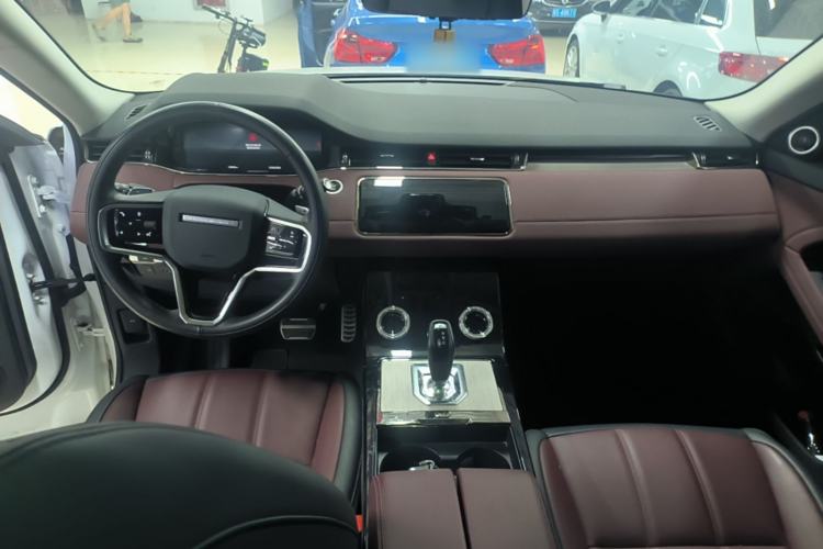 Used Land Rover Range Evoque 2023 Aurora L 249 PS Luxury Edition Center Console