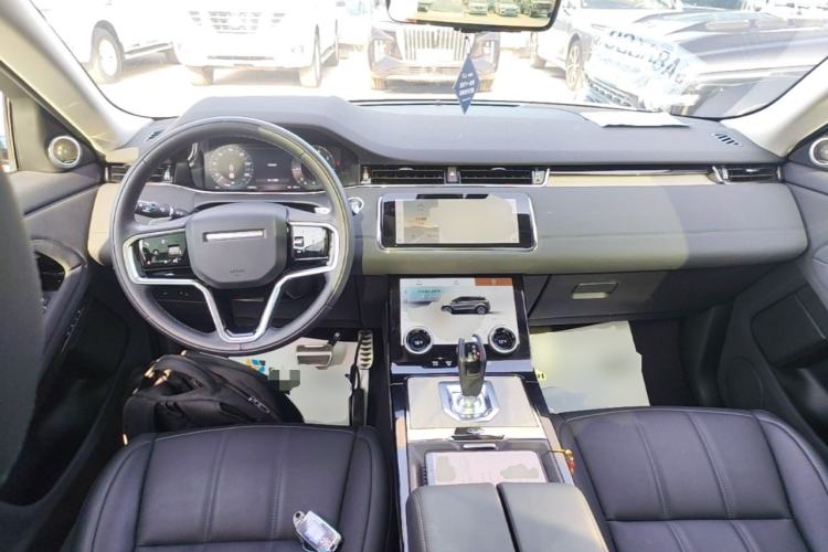 Used Land Rover Range Evoque 2023 Aurora L 249 PS Luxury Edition Center Console