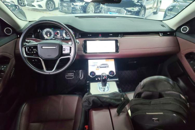 Used Land Rover Range Evoque 2023 Aurora L 249 PS Luxury Edition Center Console