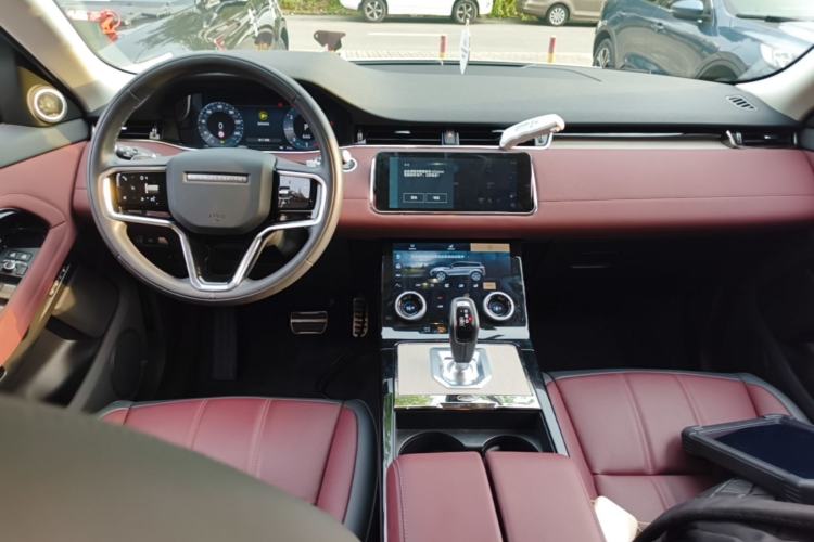 Used Land Rover Range Evoque 2023 Aurora L 249 PS Luxury Edition Center Console