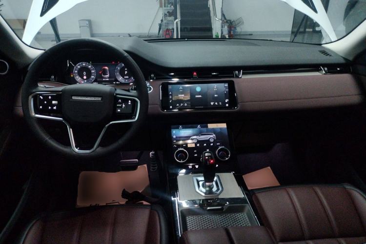 Used Land Rover Range Evoque 2023 Aurora L 249 PS Luxury Edition Center Console